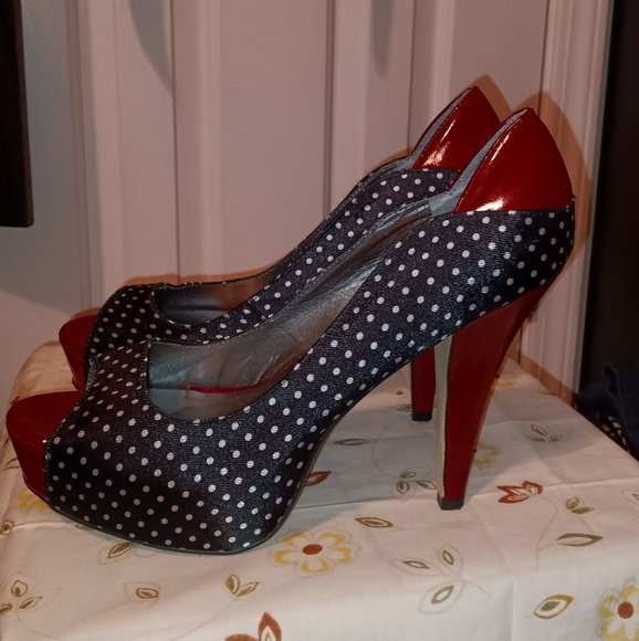 Madden Girl Heels - Picture 1 of 13
